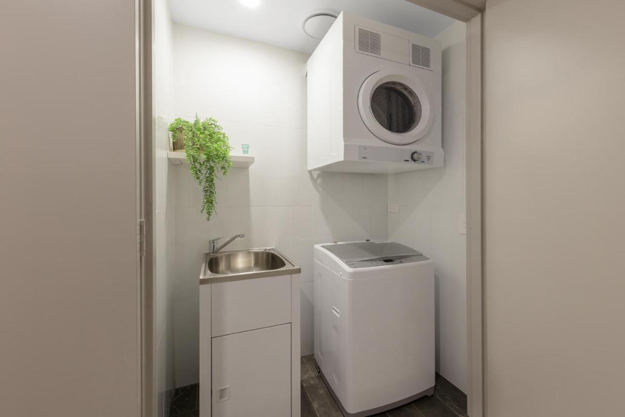 Meriton Suites Pitt Street, Сидней Экстерьер фото Laundry room