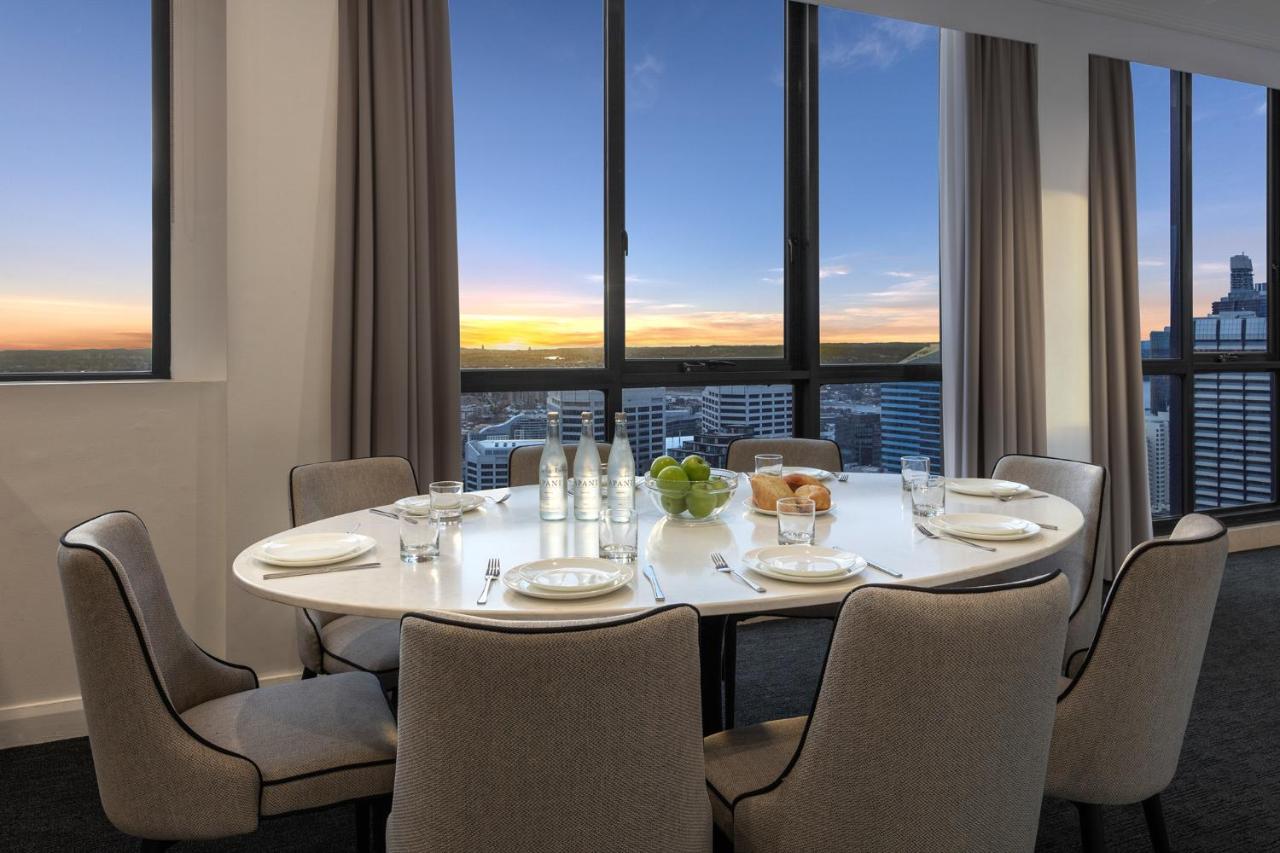 Meriton Suites Pitt Street, Сидней Экстерьер фото Dining room