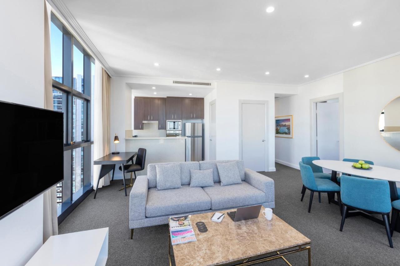 Meriton Suites Pitt Street, Сидней Экстерьер фото A staged apartment at the new complex
