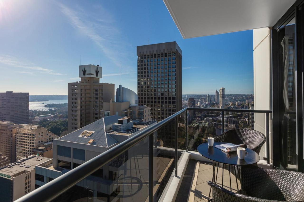 Meriton Suites Pitt Street, Сидней Экстерьер фото View from a balcony