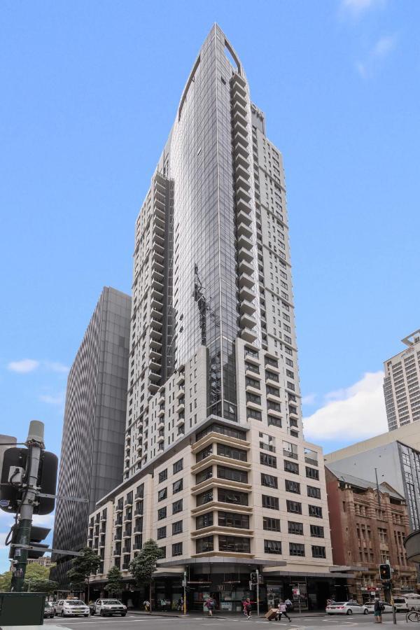 Meriton Suites Pitt Street, Сидней Экстерьер фото The building in 2017