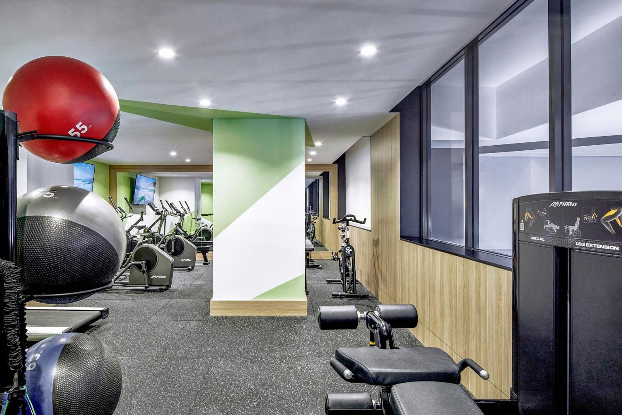 Meriton Suites Pitt Street, Сидней Экстерьер фото The gym at the 2012 London Olympics